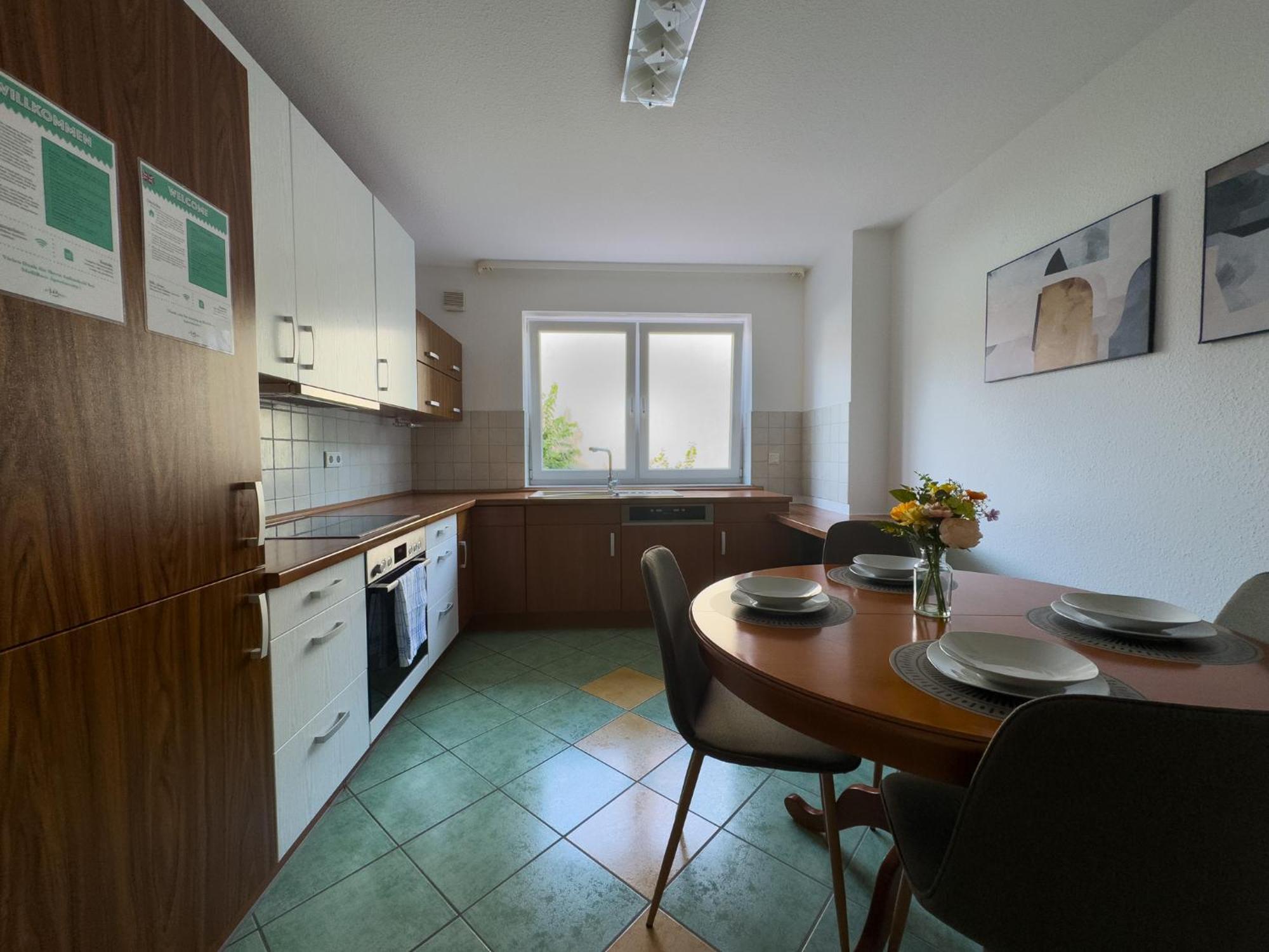 110Qm - 4 Zimmer - Privat Parkplatz - Zentral - Balkon - Mallibase Apartments カッセル エクステリア 写真