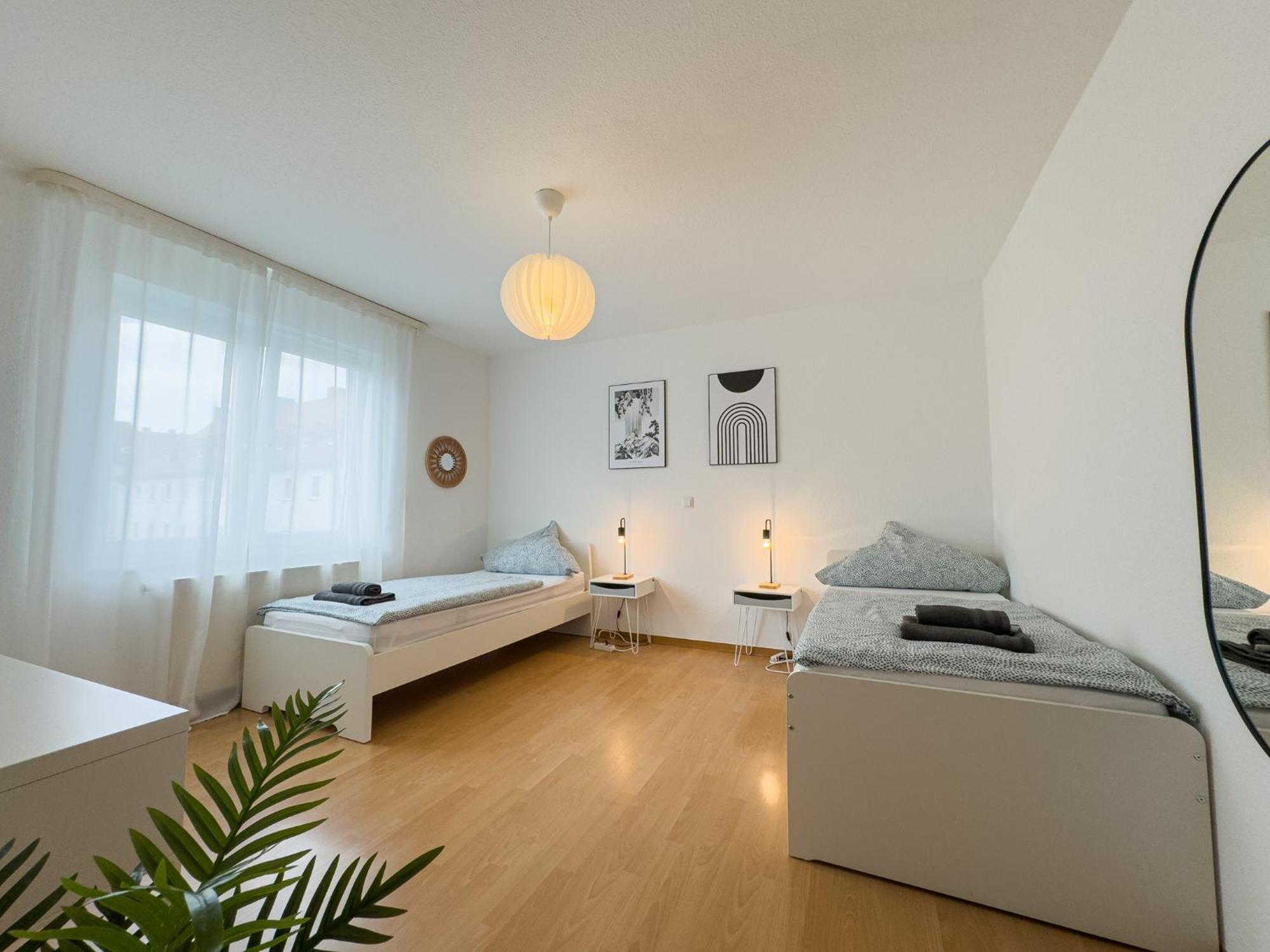 110Qm - 4 Zimmer - Privat Parkplatz - Zentral - Balkon - Mallibase Apartments カッセル エクステリア 写真